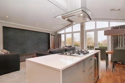 undefined, Staines-upon-Thames, Surrey, TW18