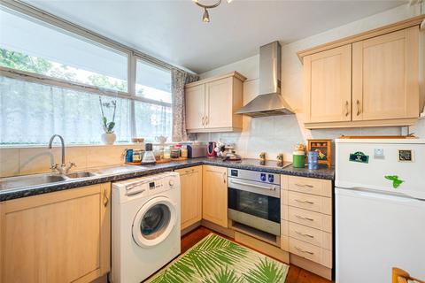 2 bedroom apartment for sale, Blackstone House, Churchill Gardens, London, SW1V