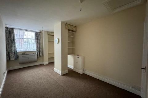 1 bedroom ground floor flat for sale, Flat 4, Victoria Apartments, 3 Bastion Road, Prestatyn, LL19 7ES