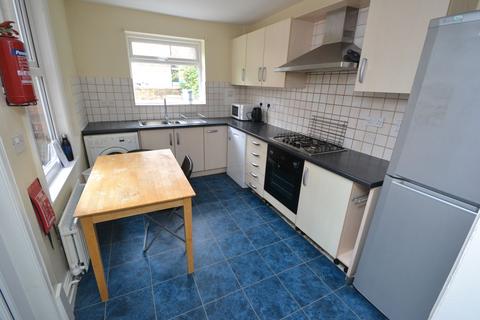 4 bedroom house to rent, 24 Dunlop Avenue, Lenton, Nottingham, NG7 2BW