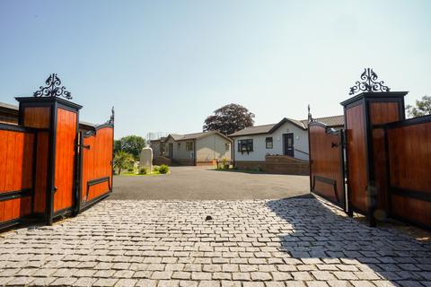 undefined, Staines-upon-Thames, Surrey, TW18