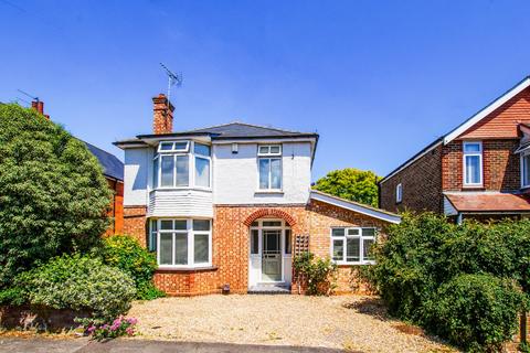 4 bedroom detached house to rent, Whyke Lane, Chichester, West Sussex, PO19