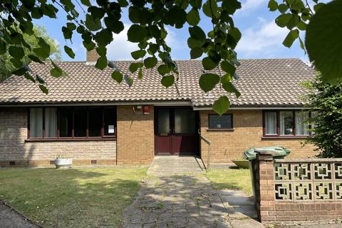 3 bedroom bungalow to rent, Bracken Wood, Walsall, WS5 3LH