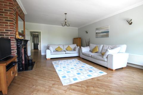 4 bedroom chalet for sale, CLANFIELD