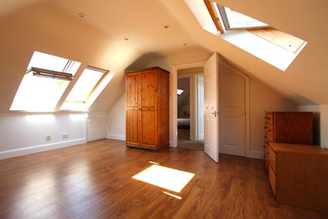 4 bedroom chalet for sale, CLANFIELD