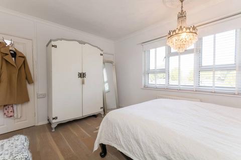 1 bedroom flat to rent, Ellesmere Road, Chiswick, London, W4