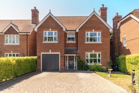 7 Allhusen Place, Stoke Poges, Slough, SL2 4FH