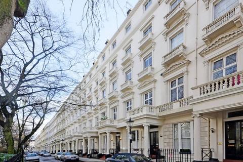 2 bedroom flat to rent, Queens Gardens, Bayswater, London, W2