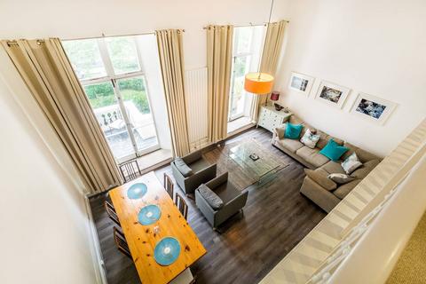 2 bedroom flat to rent, Queens Gardens, Bayswater, London, W2