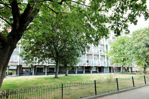 2 bedroom maisonette to rent, Harpley Square, E1 4EB