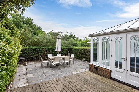 9 Pinel Close, Virginia Water, GU25 4SP