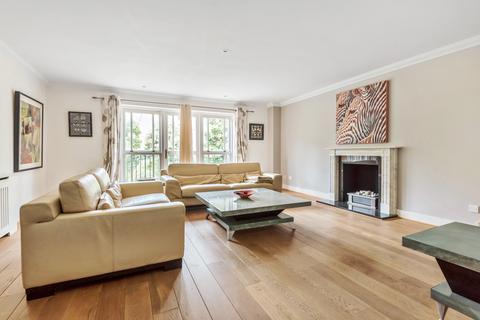 9 Pinel Close, Virginia Water, GU25 4SP