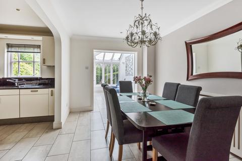 9 Pinel Close, Virginia Water, GU25 4SP