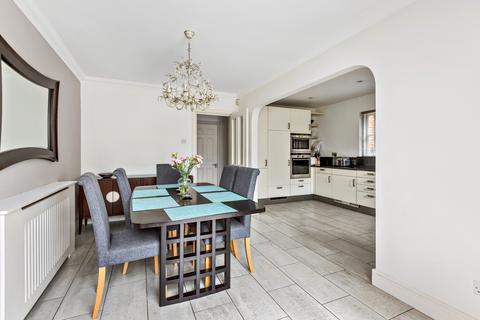 9 Pinel Close, Virginia Water, GU25 4SP