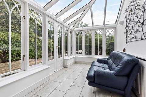 9 Pinel Close, Virginia Water, GU25 4SP