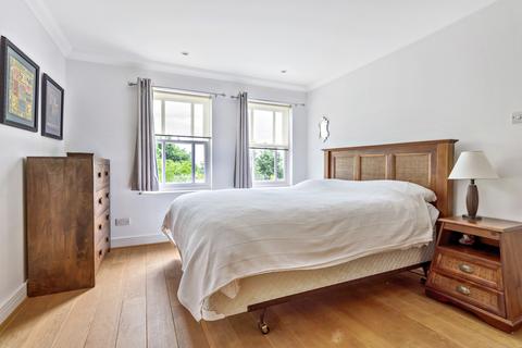 9 Pinel Close, Virginia Water, GU25 4SP