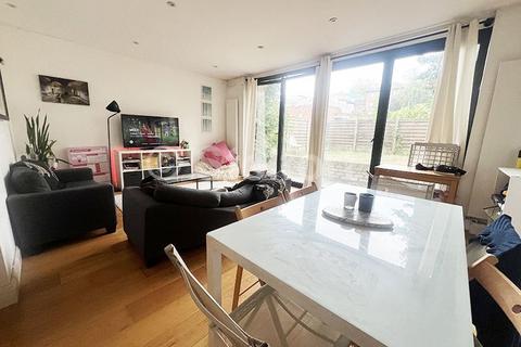 2 bedroom flat to rent, St. Augustines Road, London NW1