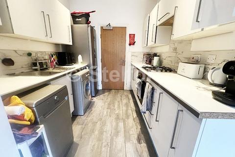 2 bedroom flat to rent, St. Augustines Road, London NW1