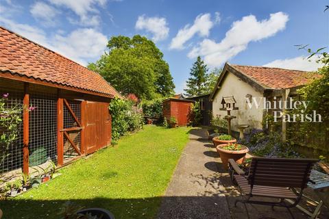 3 bedroom end of terrace house for sale, West Church Street, Norwich NR16