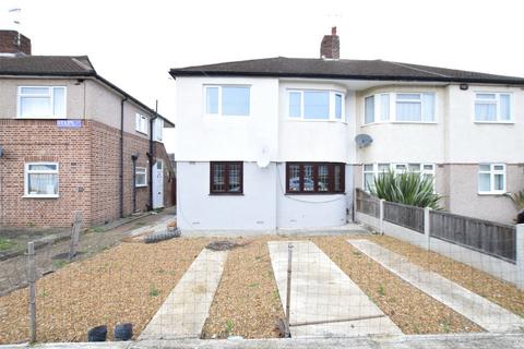 2 bedroom maisonette to rent, Collier Row, Romford RM5