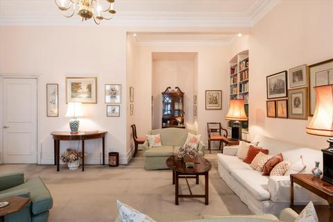 2 bedroom flat for sale, Whitehall Court, London, SW1A