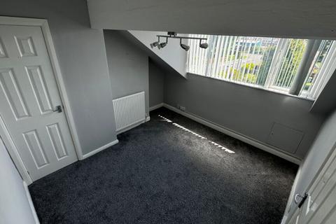 2 bedroom terraced house to rent, Clifton Grove, Leeds, LS9 6EW