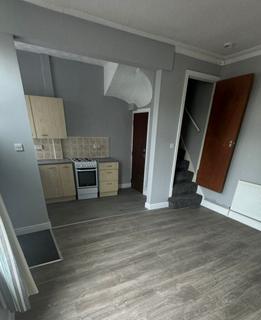 2 bedroom terraced house to rent, Clifton Grove, Leeds, LS9 6EW