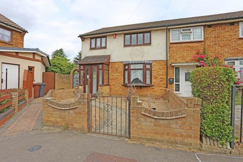 3 bedroom semi-detached house to rent, Marstone Close, Dagenham