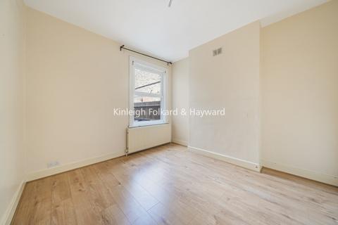 2 bedroom flat to rent, Bruce Road Mitcham CR4