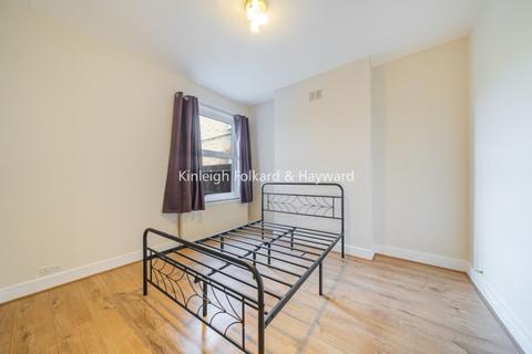 2 bedroom flat to rent, Bruce Road Mitcham CR4