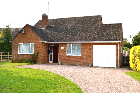 2 bedroom detached bungalow to rent, Three Springs Road, Pershore WR10