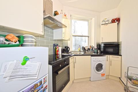 3 bedroom terraced house to rent, Hammersmith Road,  London, W6