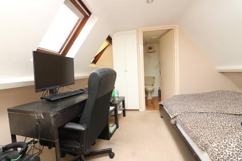 1 bedroom flat for sale, Stevenage Road, Knebworth, SG3
