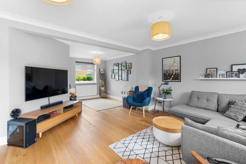 14 Chapmans Way, Over, Cambridge, CB24 5PZ