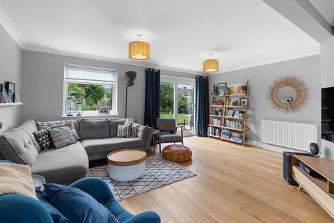 14 Chapmans Way, Over, Cambridge, CB24 5PZ