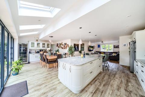 7 Berrington Drive, East Horsley, Leatherhead, KT24 5ST