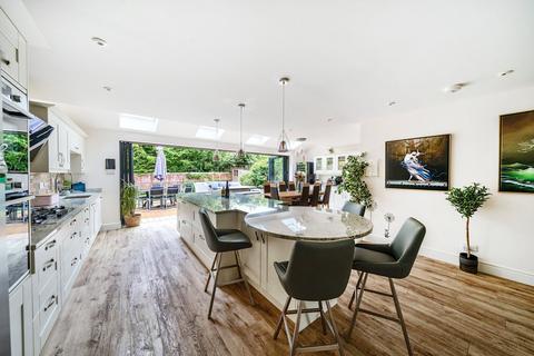 7 Berrington Drive, East Horsley, Leatherhead, KT24 5ST