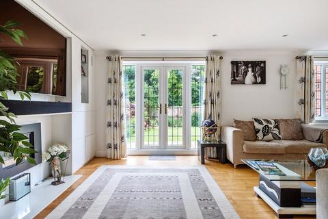 7 Berrington Drive, East Horsley, Leatherhead, KT24 5ST