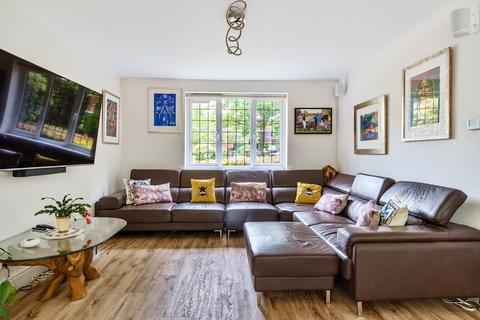 7 Berrington Drive, East Horsley, Leatherhead, KT24 5ST