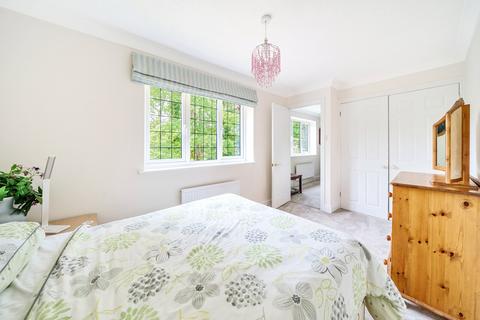 7 Berrington Drive, East Horsley, Leatherhead, KT24 5ST