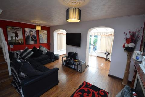 3 bedroom detached house for sale, 19 Heath Road, Dewsbury, WF12 8QB