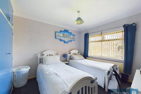 4 Fairway, Bradford, BD7 4JF