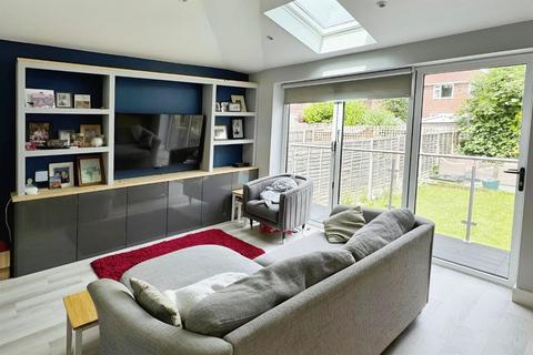 4 bedroom semi-detached house for sale, Beech Avenue, Beeston, NG9 1QH