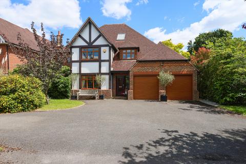 5 bedroom detached house to rent, College Drive, Thames Ditton, Surrey, KT7