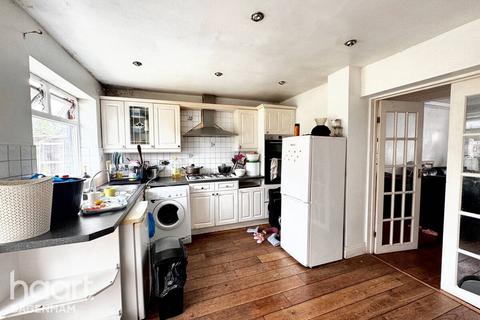 2 bedroom terraced house for sale, Western Avenue, Dagenham