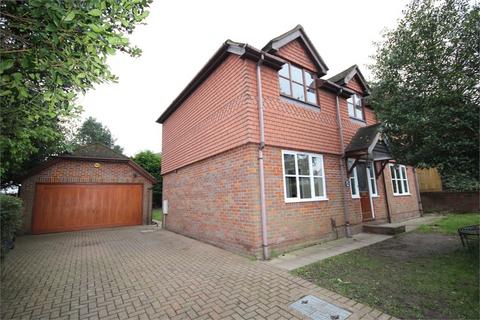 4 bedroom detached house to rent, Nicol Road, Chalfont St Peter SL9