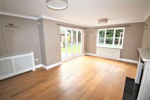 4 bedroom detached house to rent, Nicol Road, Chalfont St Peter SL9