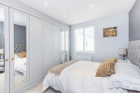 3 bedroom flat for sale, Glenrosa Street, Fulham, London, SW6