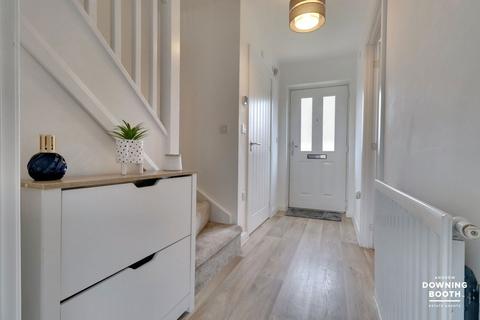 24 Baker Drive, Fradley, Lichfield, WS13 8TD