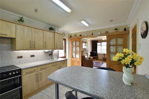 90 Trent Road, Shaw, Oldham, OL2 7YL